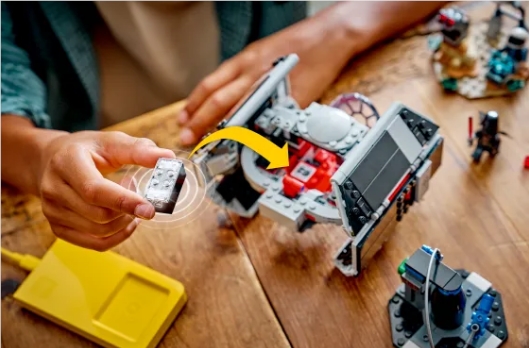 积木“成精”了！乐高 CES 2026 发布智能玩乐系统，无屏互动重塑物理游戏