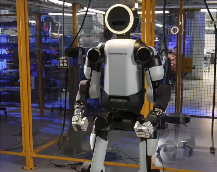 波士顿动力 Atlas 开启量产元年：CES 2026 见证人形机器人入驻工厂